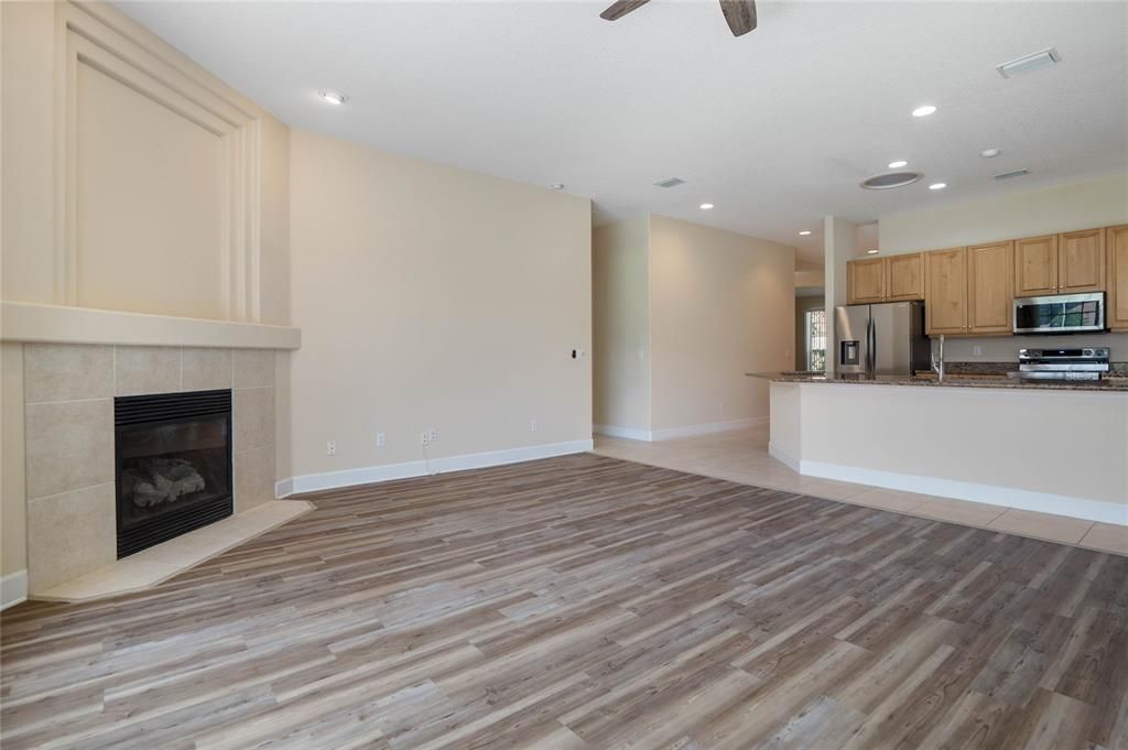 Active With Contract: $599,000 (4 beds, 2 baths, 2490 Square Feet)