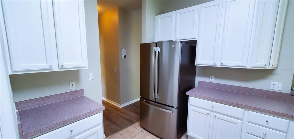 Active With Contract: $1,900 (2 beds, 2 baths, 1467 Square Feet)