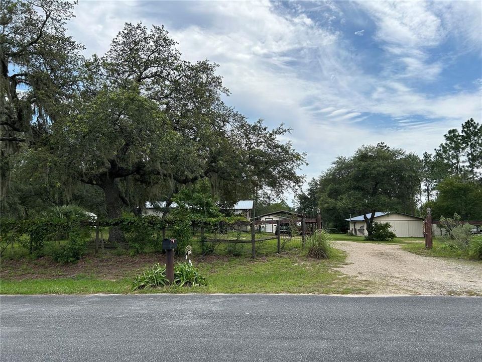 Active With Contract: $195,000 (2 beds, 2 baths, 1012 Square Feet)