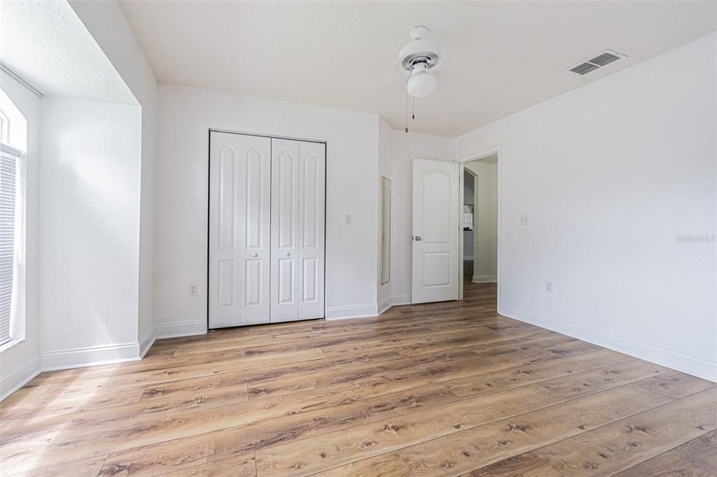 For Sale: $319,900 (2 beds, 2 baths, 1625 Square Feet)