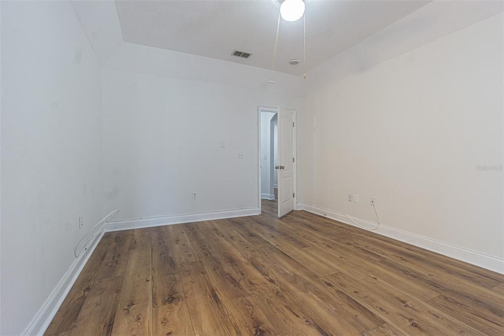 For Sale: $319,900 (2 beds, 2 baths, 1625 Square Feet)