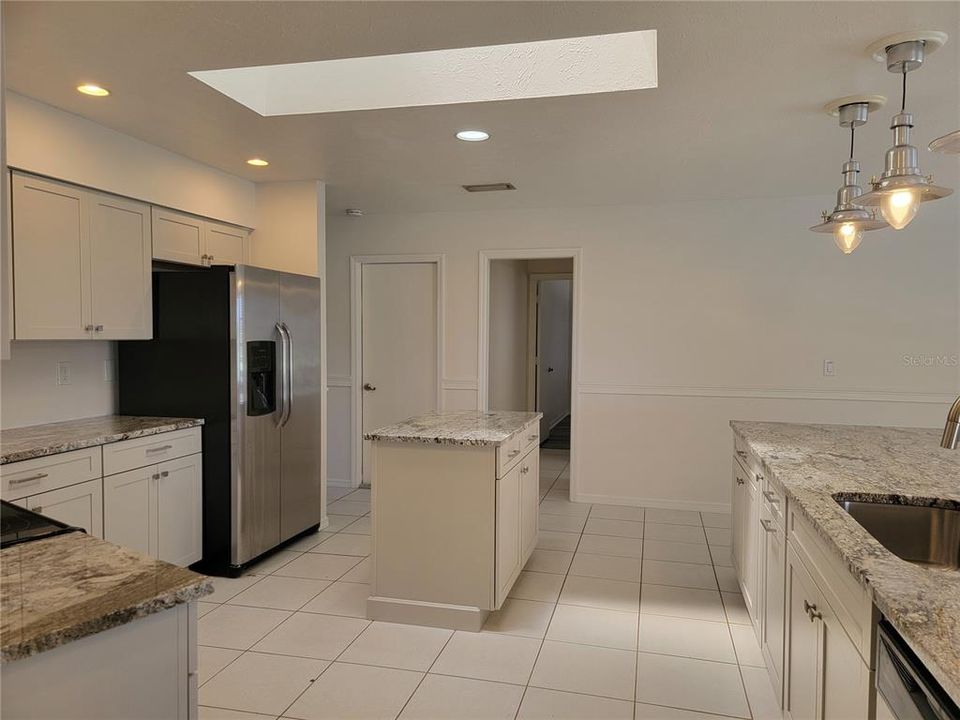 For Rent: $2,400 (2 beds, 2 baths, 1625 Square Feet)