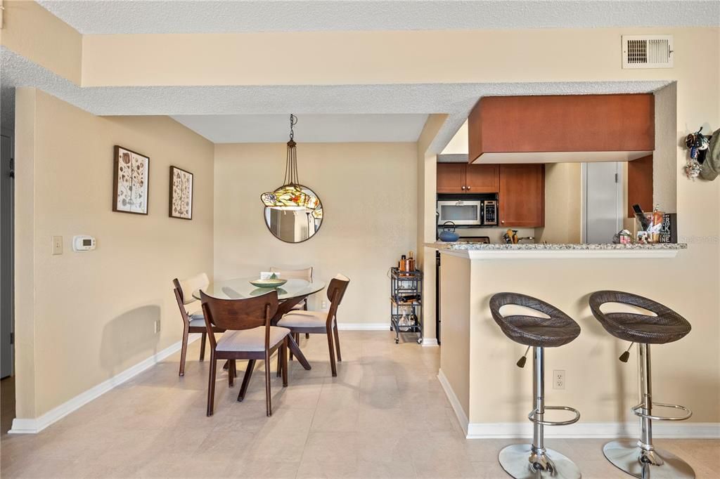 Active With Contract: $155,000 (1 beds, 1 baths, 642 Square Feet)