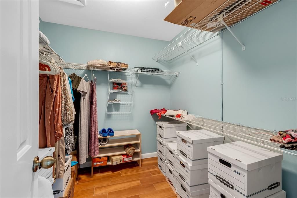 For Sale: $266,500 (3 beds, 2 baths, 1414 Square Feet)