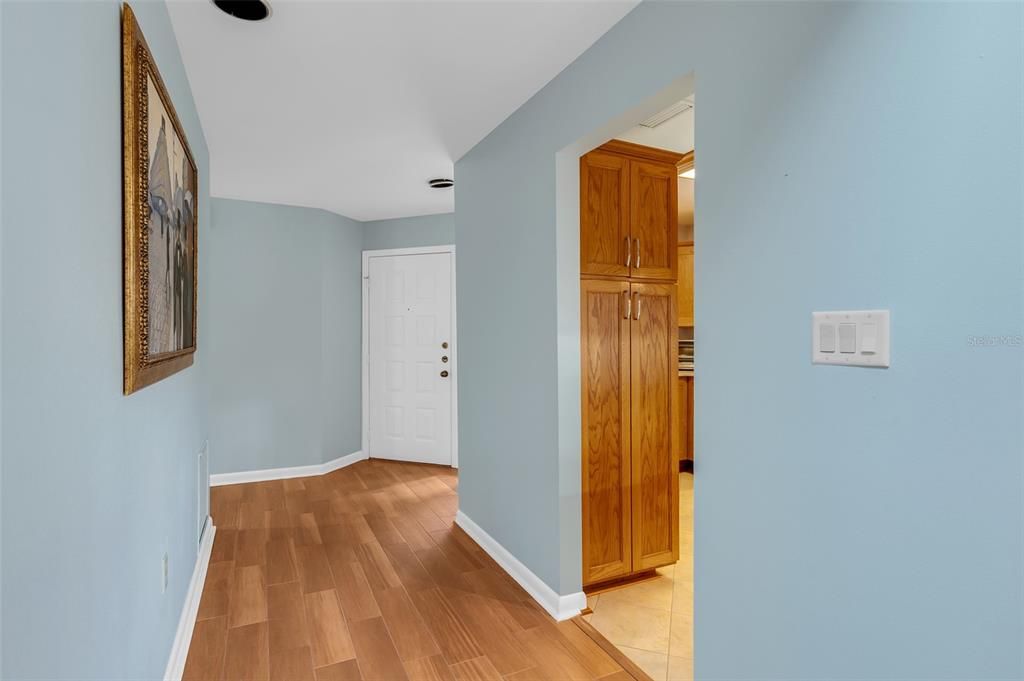 For Sale: $266,500 (3 beds, 2 baths, 1414 Square Feet)