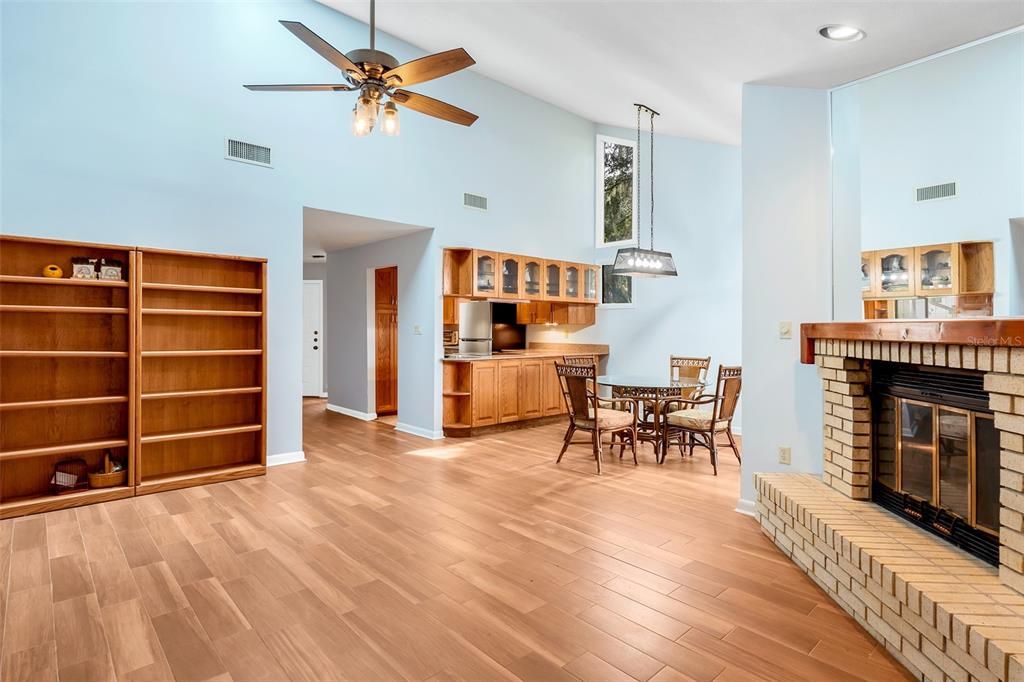 For Sale: $266,500 (3 beds, 2 baths, 1414 Square Feet)