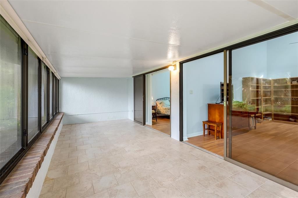 For Sale: $266,500 (3 beds, 2 baths, 1414 Square Feet)