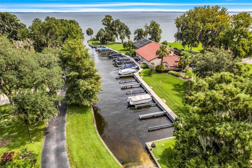 For Sale: $266,500 (3 beds, 2 baths, 1414 Square Feet)