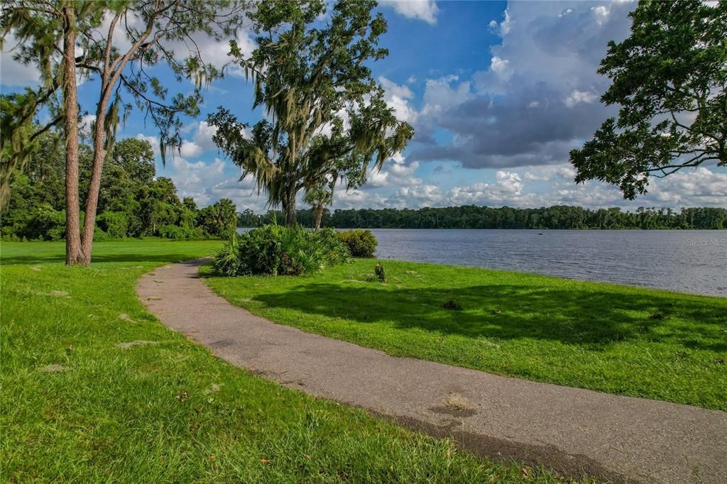 Walking Trail around Walden Lake