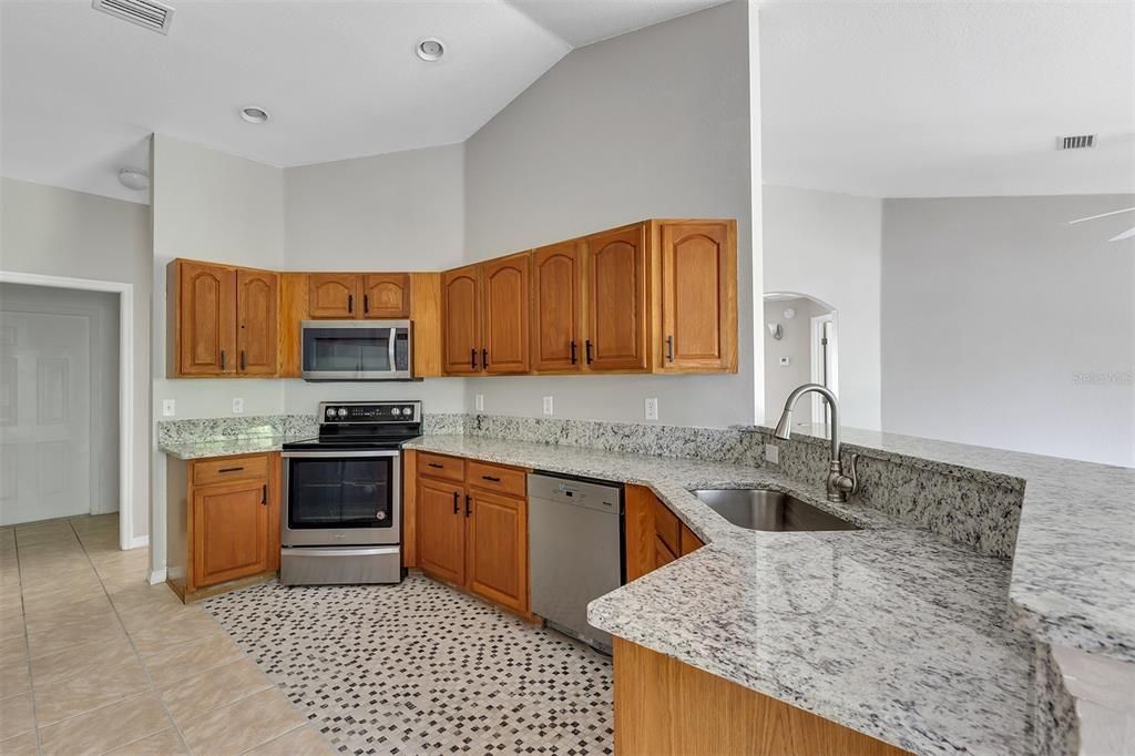 For Rent: $1,820 (3 beds, 2 baths, 1683 Square Feet)