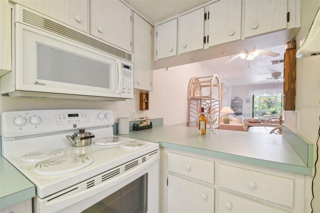 Active With Contract: $139,000 (2 beds, 2 baths, 1056 Square Feet)