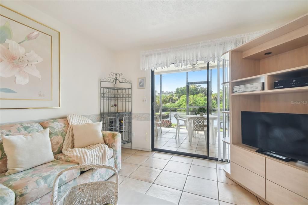 Active With Contract: $139,000 (2 beds, 2 baths, 1056 Square Feet)