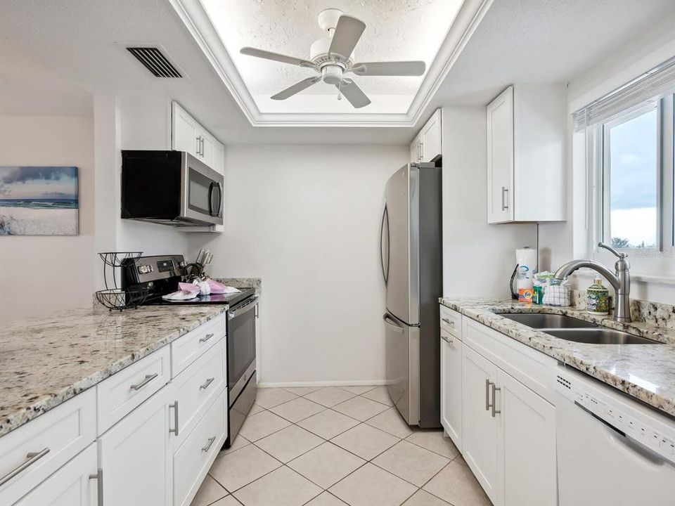 Active With Contract: $899,000 (2 beds, 2 baths, 1181 Square Feet)