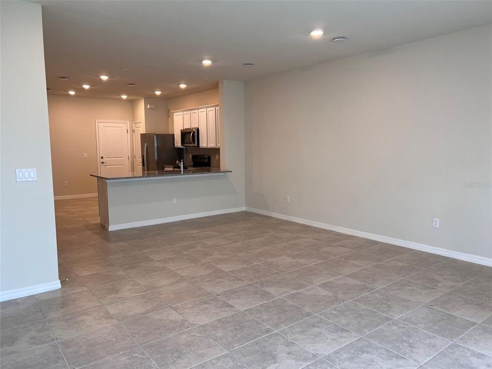 Active With Contract: $2,500 (3 beds, 2 baths, 1699 Square Feet)