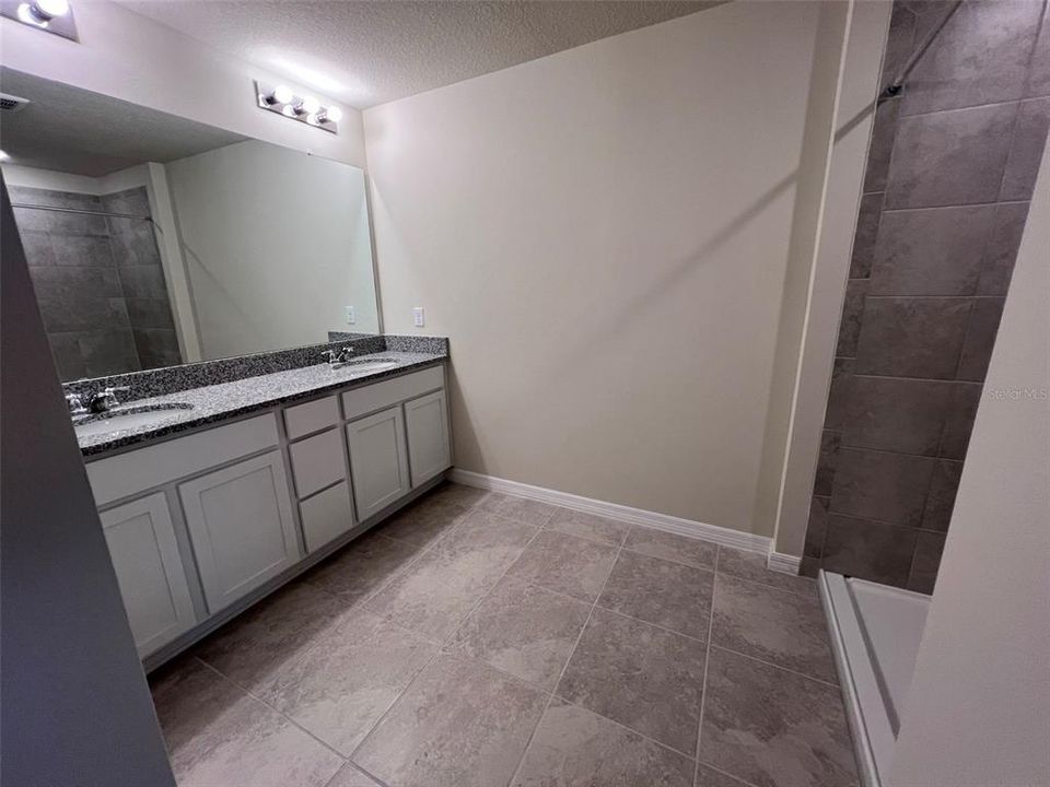 Active With Contract: $2,500 (3 beds, 2 baths, 1699 Square Feet)