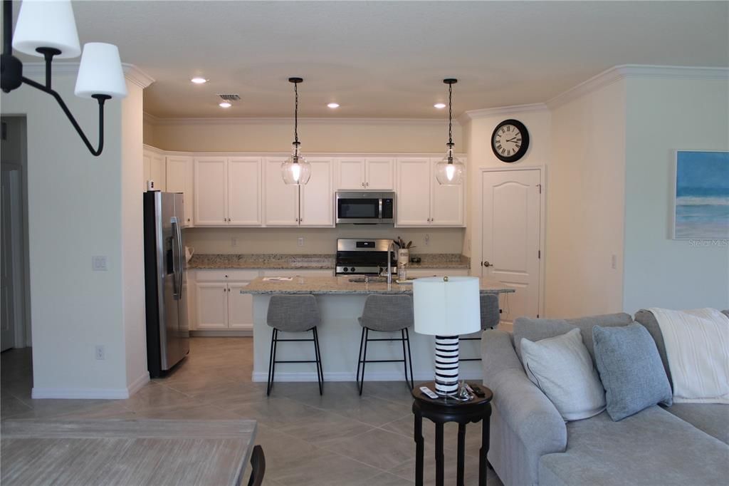 For Rent: $3,595 (3 beds, 3 baths, 1836 Square Feet)