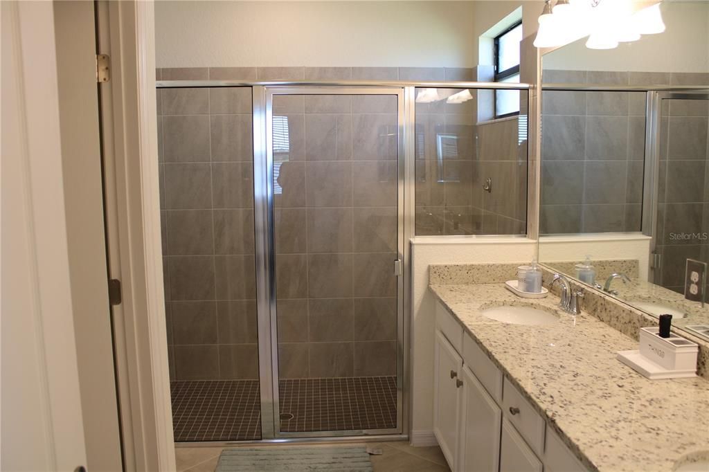 For Rent: $3,595 (3 beds, 3 baths, 1836 Square Feet)