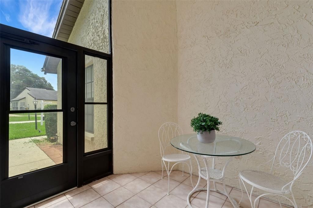 Screen enclosed front porch~