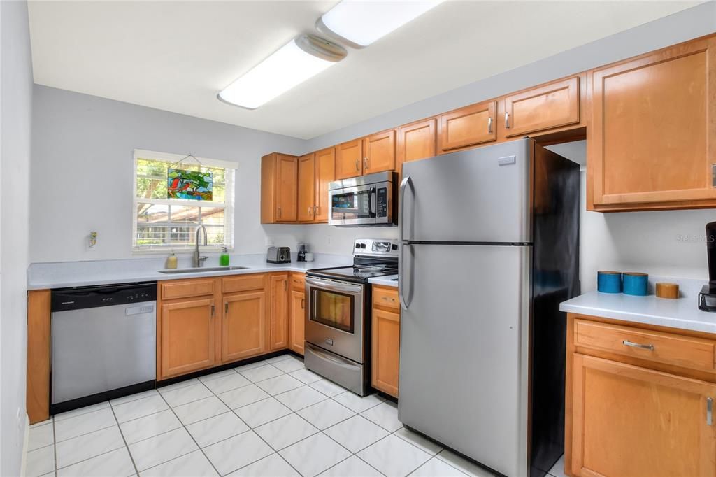 Active With Contract: $225,000 (2 beds, 2 baths, 1310 Square Feet)