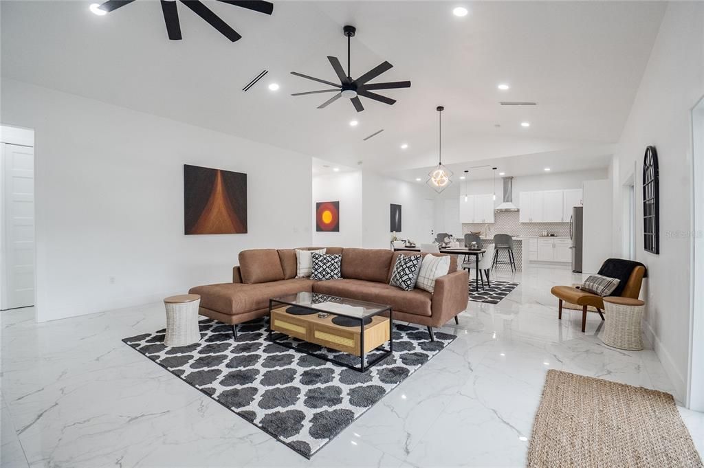 Active With Contract: $475,000 (4 beds, 3 baths, 2963 Square Feet)