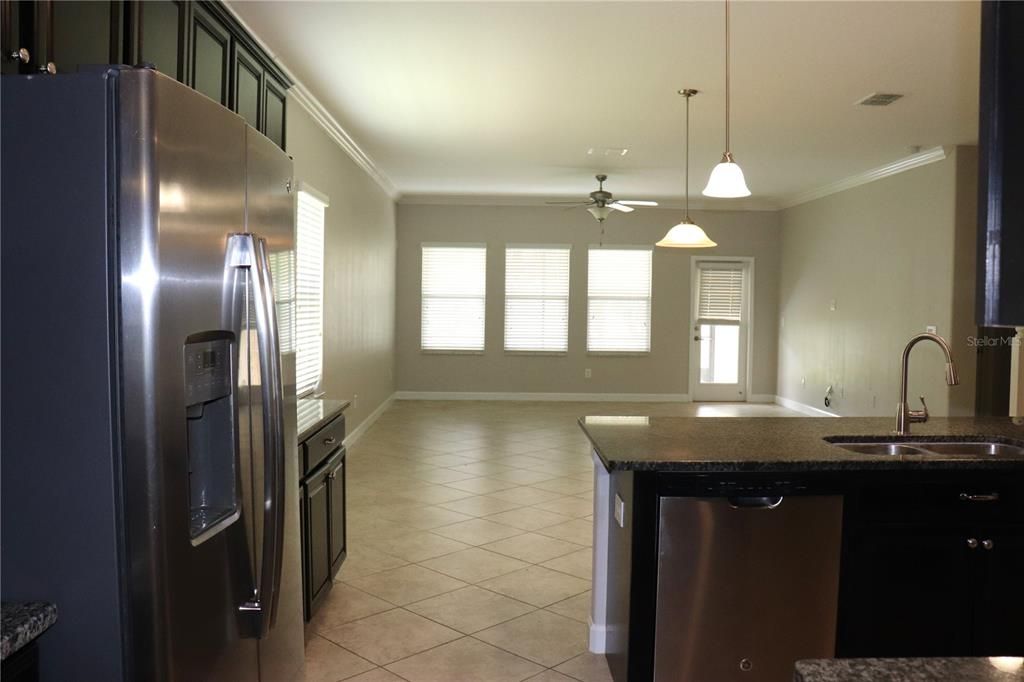 For Rent: $3,200 (5 beds, 3 baths, 3777 Square Feet)