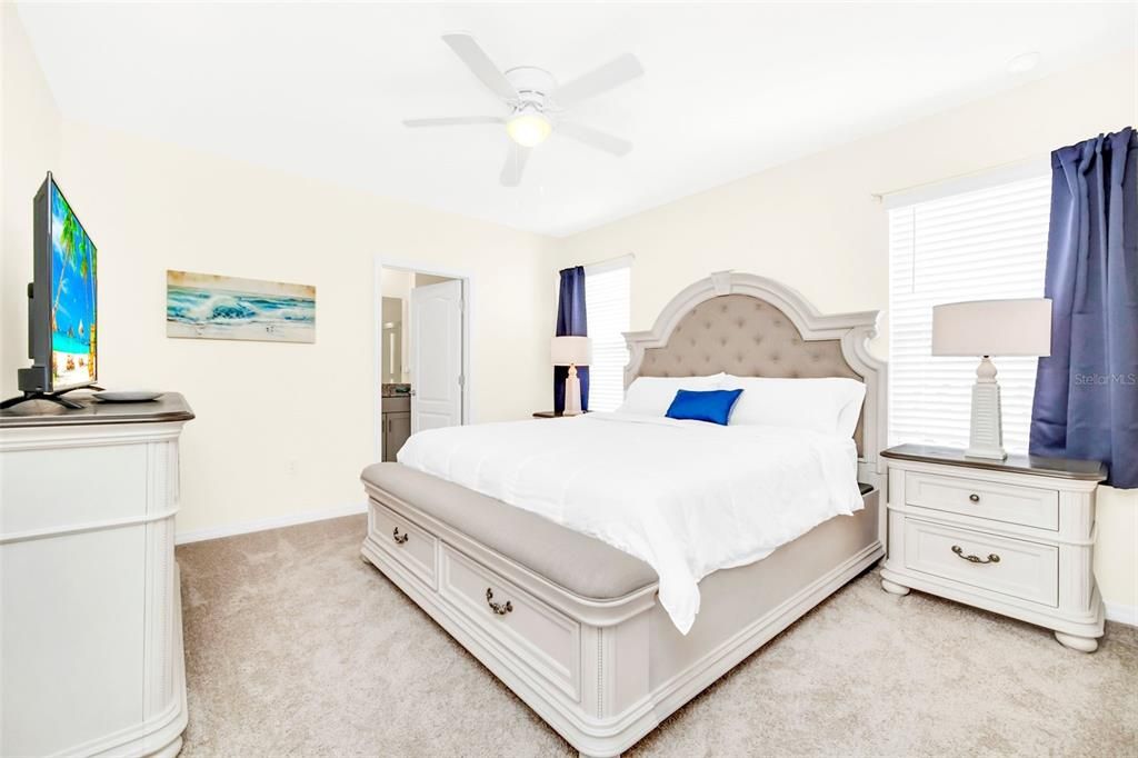 King-size  Bed in first floor Primary Bedroom