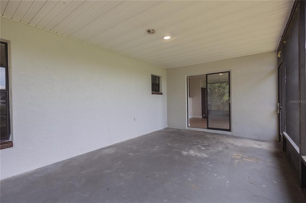 Active With Contract: $258,000 (2 beds, 2 baths, 1496 Square Feet)