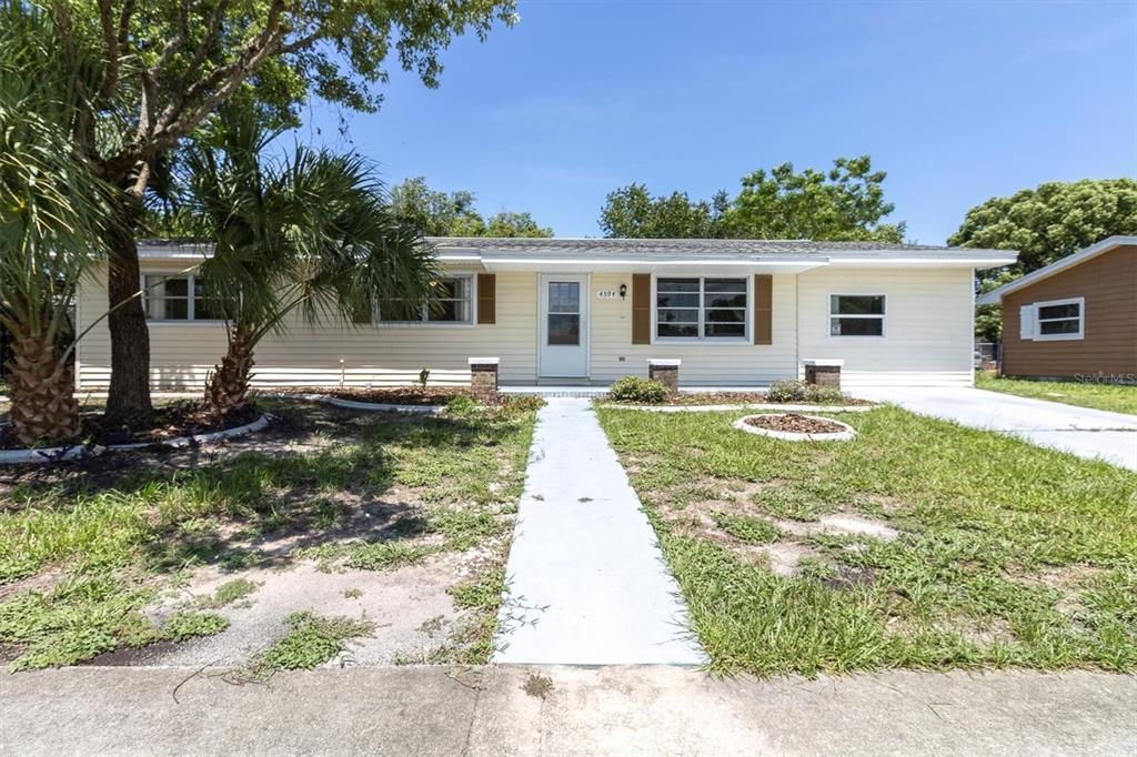 For Sale: $233,900 (4 beds, 2 baths, 1392 Square Feet)