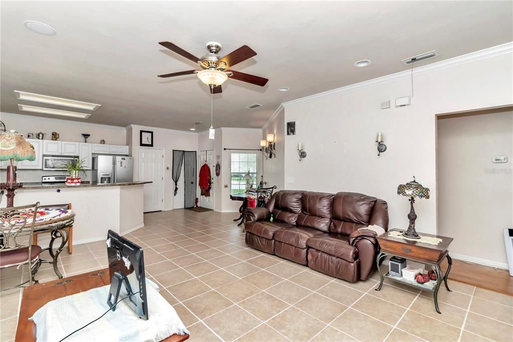 For Sale: $276,000 (3 beds, 2 baths, 1545 Square Feet)