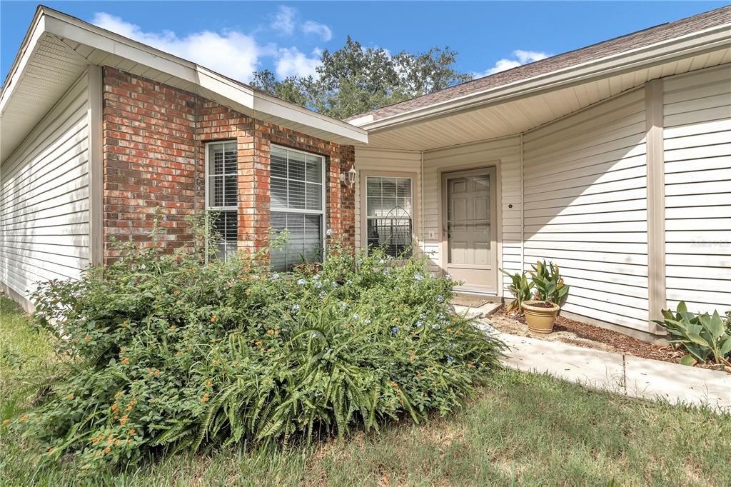 For Sale: $276,000 (3 beds, 2 baths, 1545 Square Feet)