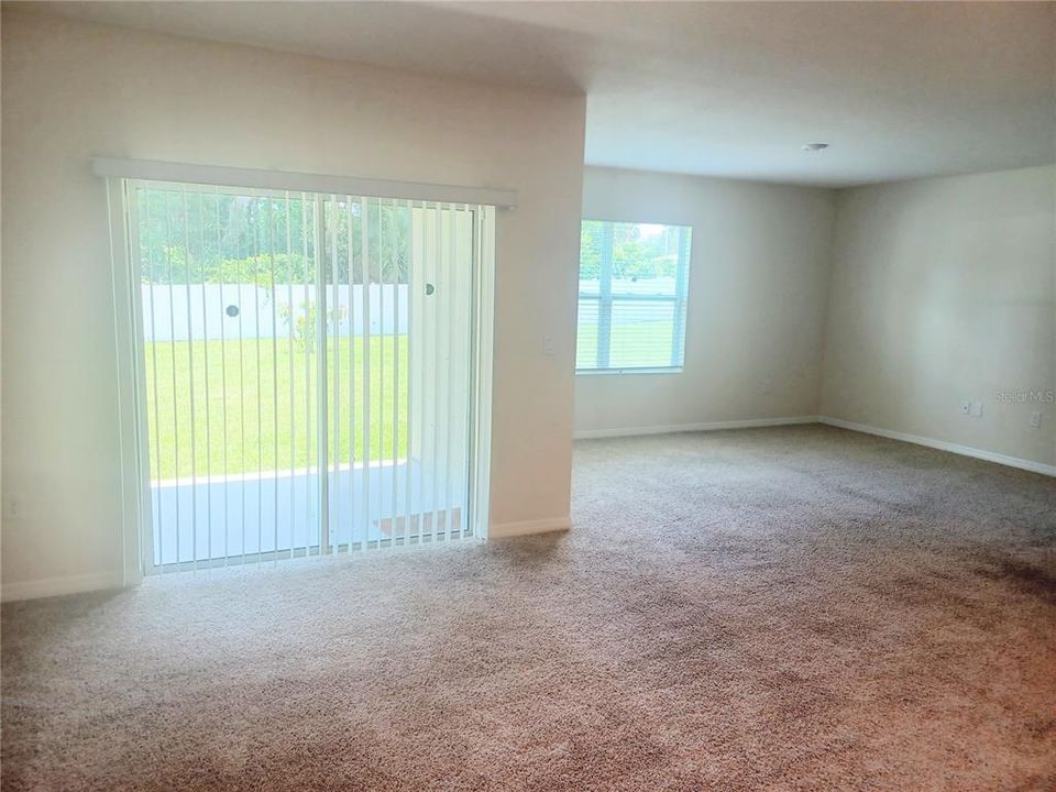 For Rent: $2,300 (4 beds, 2 baths, 1867 Square Feet)