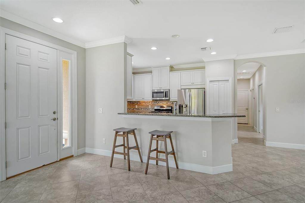 Active With Contract: $3,200 (2 beds, 2 baths, 1684 Square Feet)