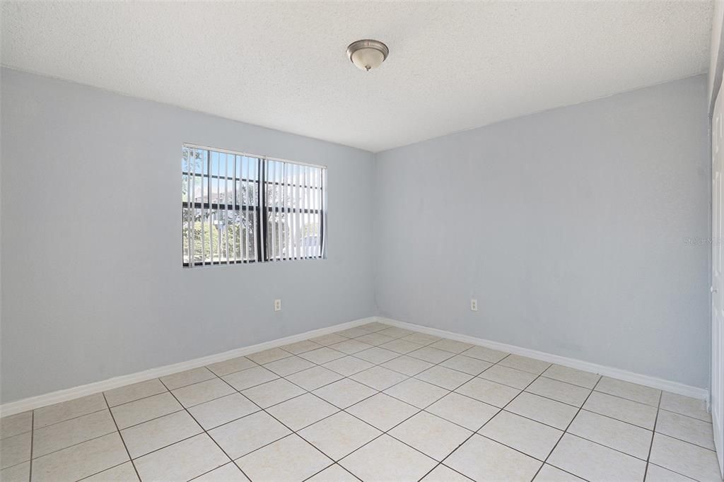 For Sale: $139,999 (2 beds, 1 baths, 899 Square Feet)