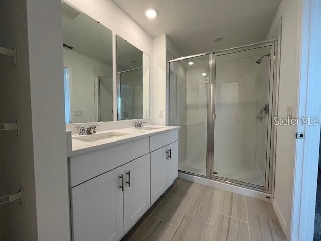 Active With Contract: $2,400 (3 beds, 2 baths, 1489 Square Feet)