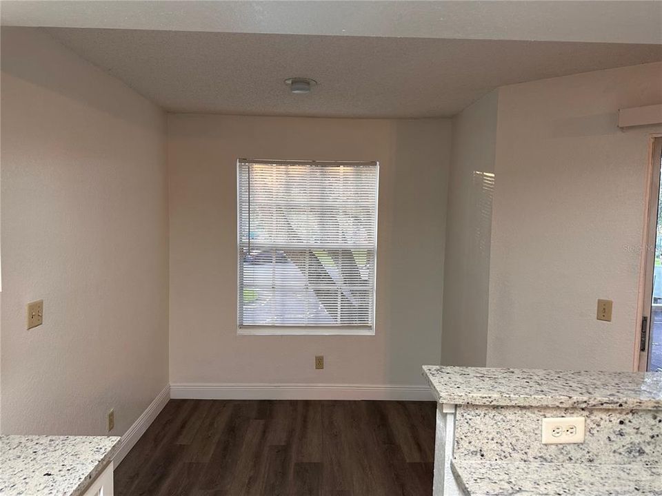 For Sale: $215,000 (1 beds, 1 baths, 754 Square Feet)