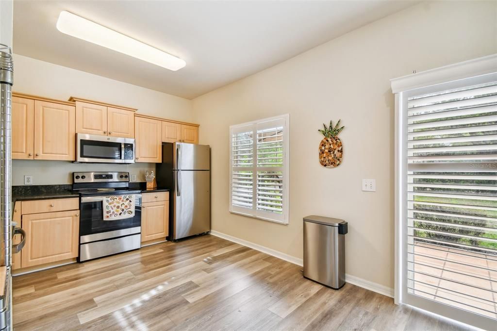 Active With Contract: $315,000 (3 beds, 2 baths, 1282 Square Feet)