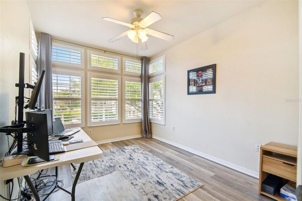 Active With Contract: $315,000 (3 beds, 2 baths, 1282 Square Feet)