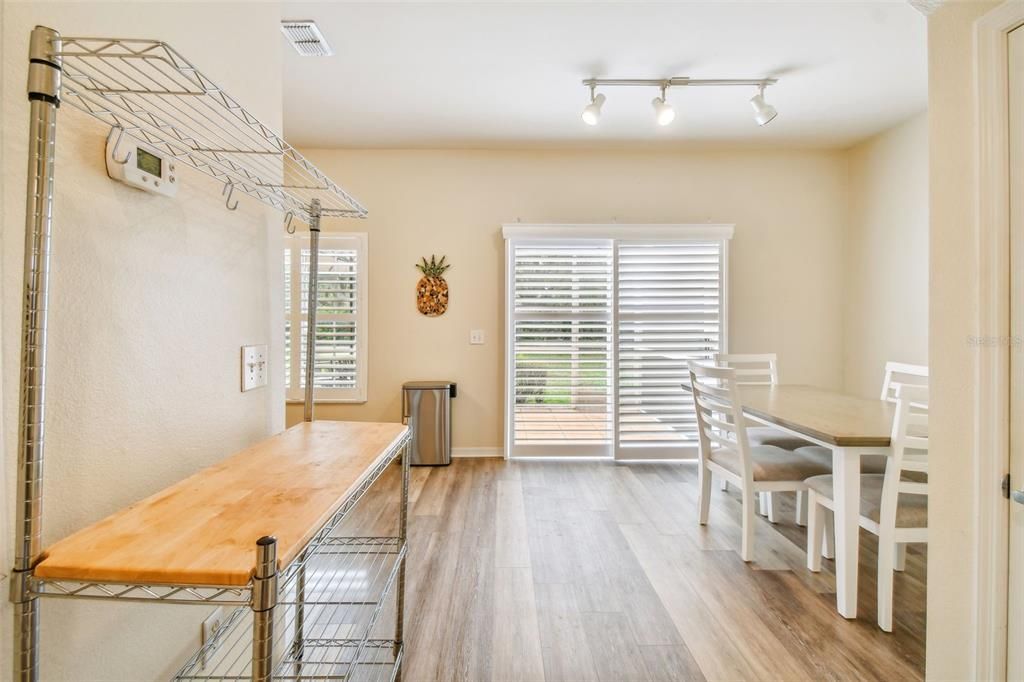 Active With Contract: $315,000 (3 beds, 2 baths, 1282 Square Feet)