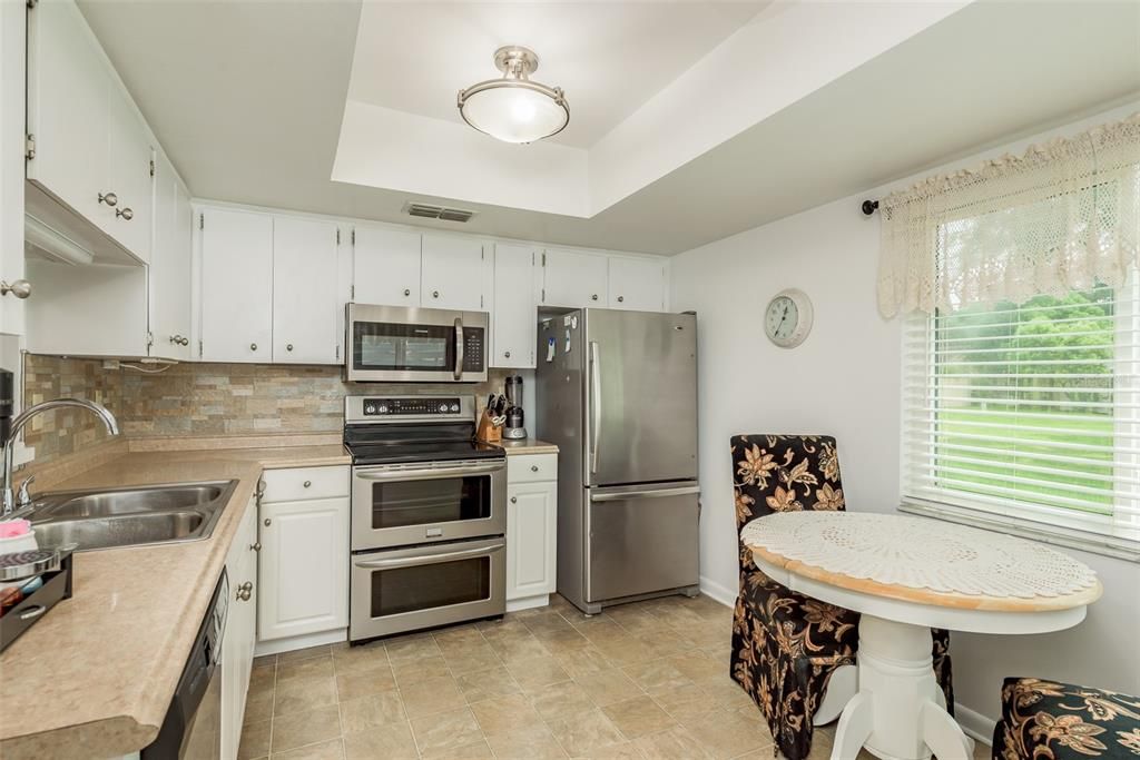 Active With Contract: $269,900 (2 beds, 2 baths, 1025 Square Feet)