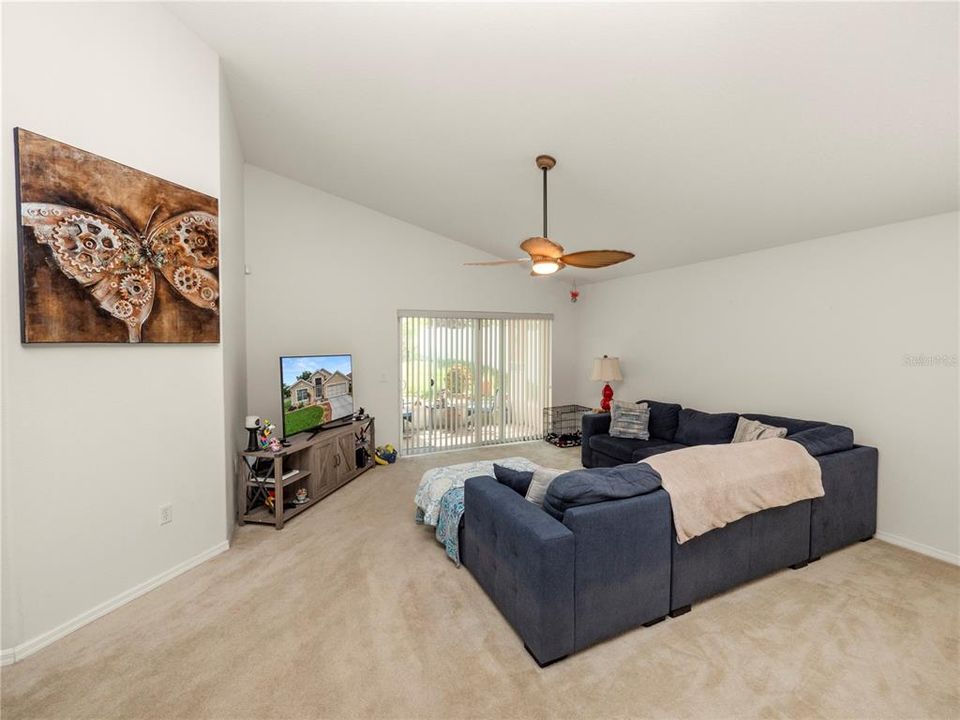 Active With Contract: $315,000 (4 beds, 2 baths, 1816 Square Feet)