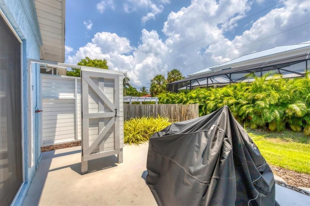 Uncovered outdoor patio approx. 10X14