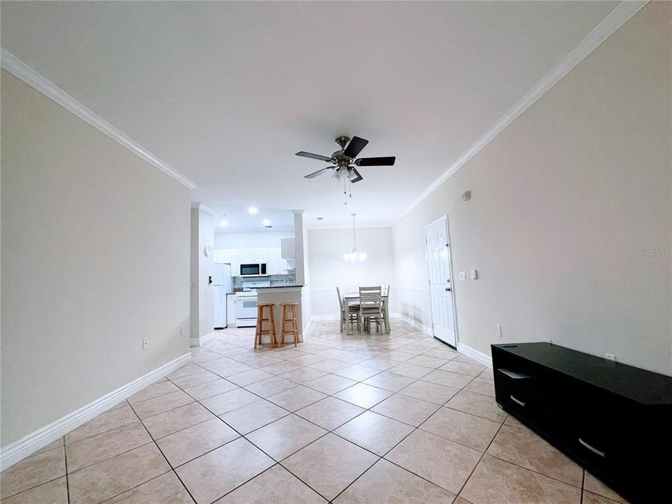 Active With Contract: $2,100 (2 beds, 2 baths, 1140 Square Feet)