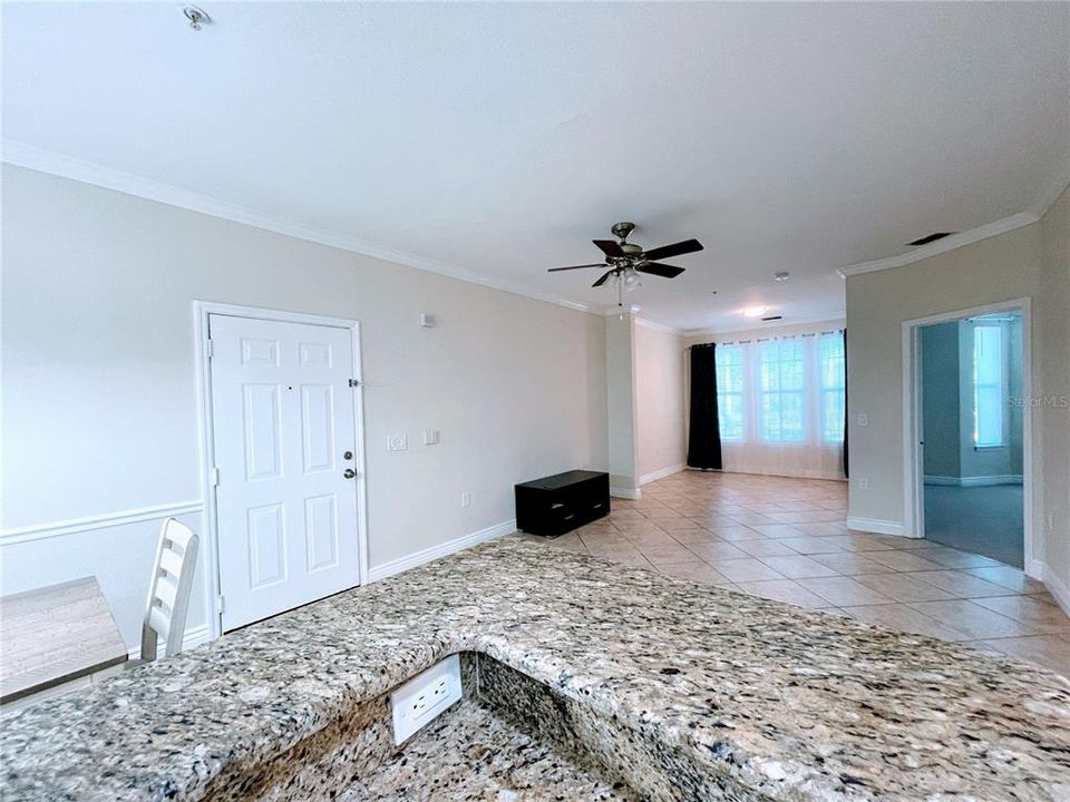 Active With Contract: $2,100 (2 beds, 2 baths, 1140 Square Feet)