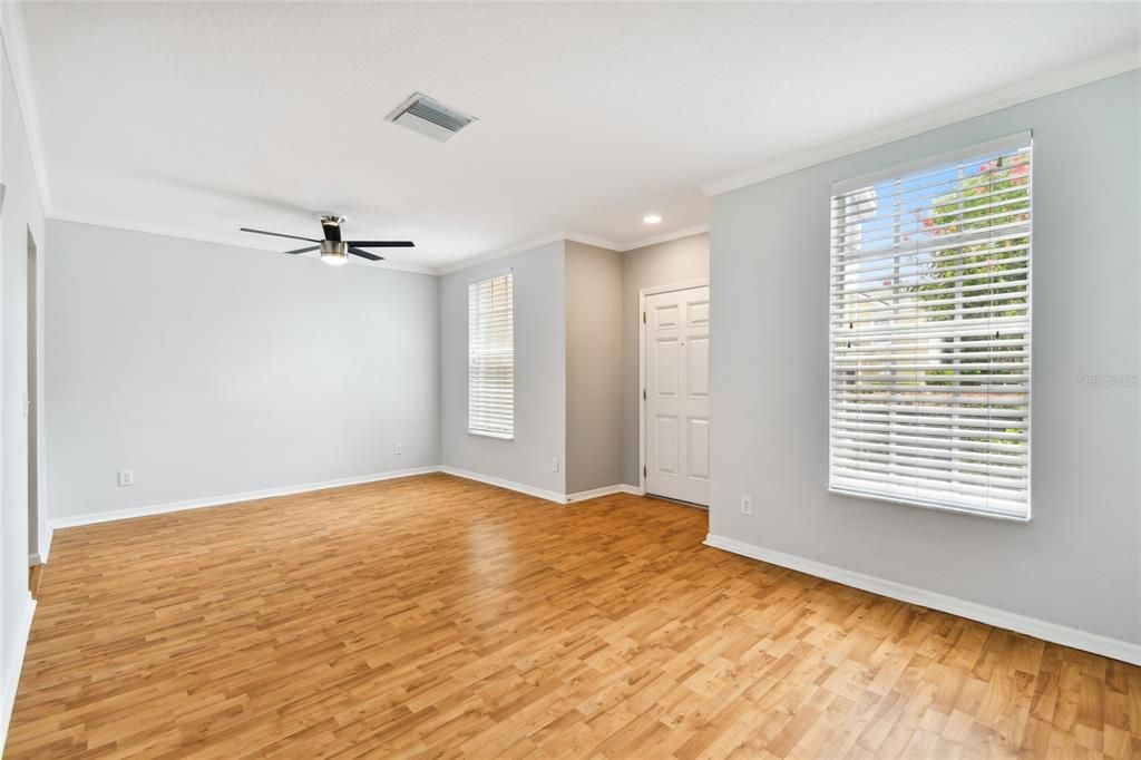 Active With Contract: $219,000 (2 beds, 2 baths, 1240 Square Feet)