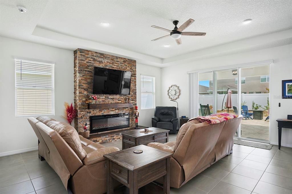 Active With Contract: $489,000 (4 beds, 3 baths, 2820 Square Feet)