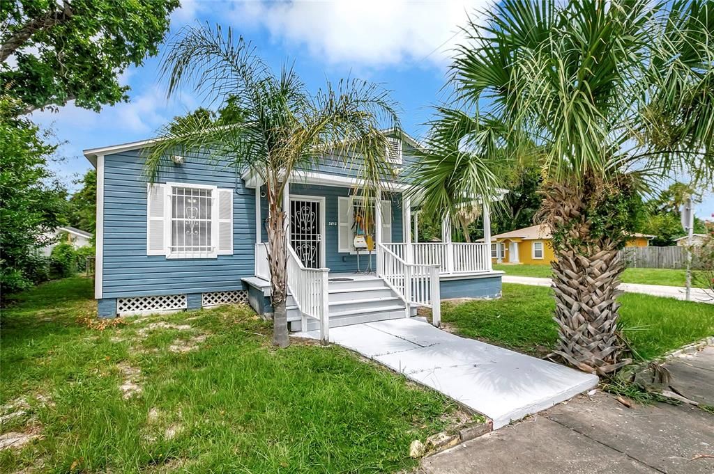 Active With Contract: $2,000 (3 beds, 1 baths, 1180 Square Feet)