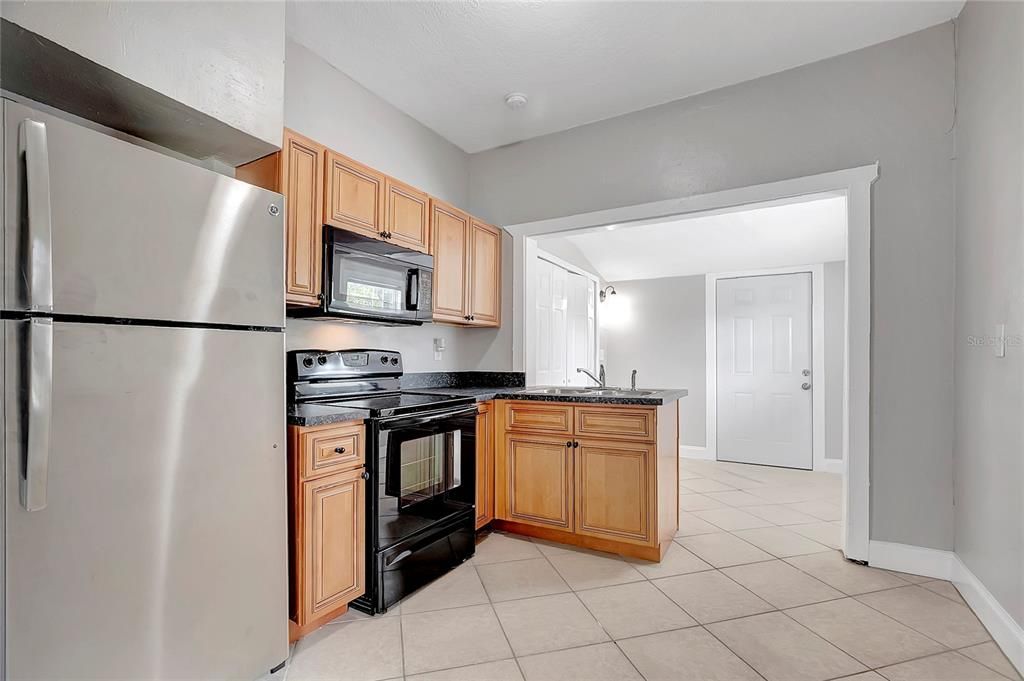 Active With Contract: $2,000 (3 beds, 1 baths, 1180 Square Feet)