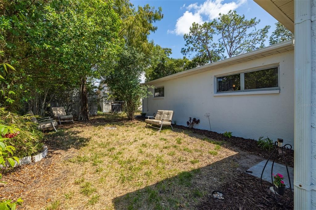 For Sale: $330,000 (3 beds, 2 baths, 1925 Square Feet)