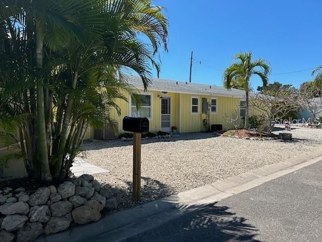 For Sale: $850,000 (3 beds, 2 baths, 1246 Square Feet)