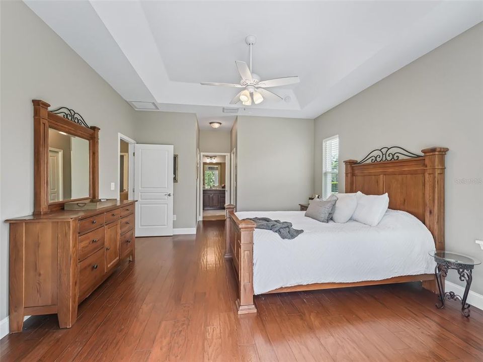 For Sale: $469,000 (3 beds, 3 baths, 1900 Square Feet)